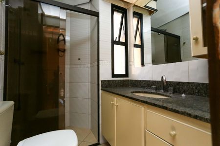 Apartamento à venda com 176m², 4 quartos e 4 vagas Apartamento à venda com 176m², 4 quartos e 4 vagasBanheiro da Suíte