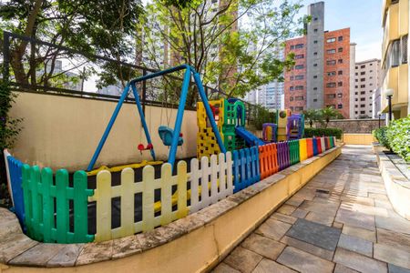 Apartamento à venda com 176m², 4 quartos e 4 vagas Apartamento à venda com 176m², 4 quartos e 4 vagasÁrea comum - Playground
