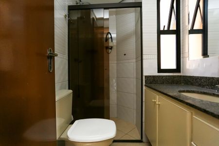 Apartamento à venda com 176m², 4 quartos e 4 vagas Apartamento à venda com 176m², 4 quartos e 4 vagasBanheiro da Suíte