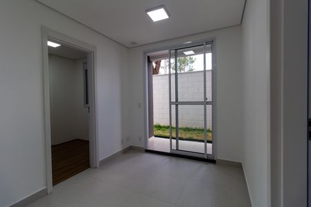 Apartamento para alugar com 67m², 2 quartos e 1 vaga Apartamento para alugar com 67m², 2 quartos e 1 vagaSala