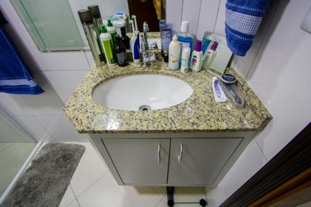 Apartamento à venda com 70m², 2 quartos e 2 vagasBanheiro do quarto 1