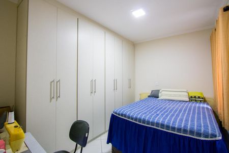 Apartamento à venda com 70m², 2 quartos e 2 vagasQuarto 