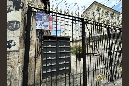 Casa à venda com 90m², 2 quartos e 1 vagaFachada + Placa