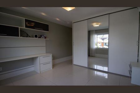 Casa de condomínio à venda com 364m², 4 quartos e 4 vagasSuíte 2