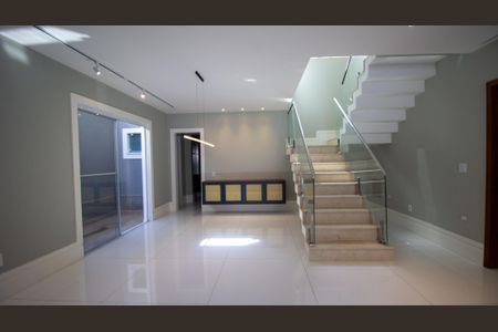 Casa de condomínio à venda com 364m², 4 quartos e 4 vagasSala