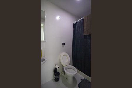 Casa de condomínio à venda com 364m², 4 quartos e 4 vagasBanheiro de Serviço