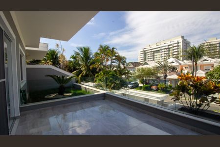 Casa de condomínio à venda com 364m², 4 quartos e 4 vagasSacada da Suíte 1