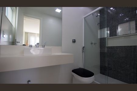Casa de condomínio à venda com 364m², 4 quartos e 4 vagasBanheiro da Suíte 3