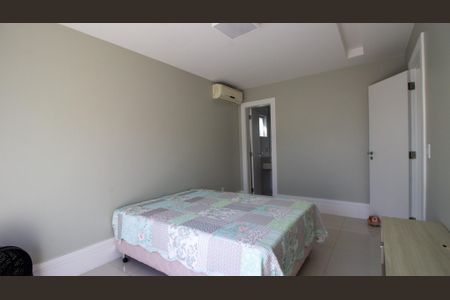 Casa de condomínio à venda com 364m², 4 quartos e 4 vagasSuíte 3