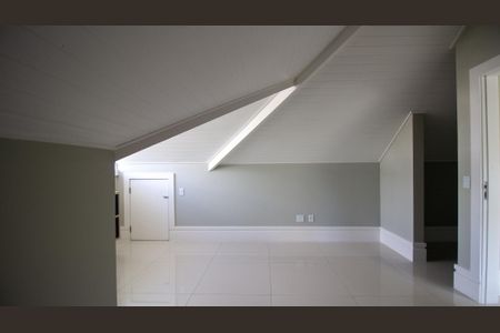 Casa de condomínio à venda com 364m², 4 quartos e 4 vagasSuíte 4