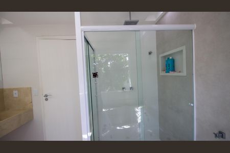 Casa de condomínio à venda com 364m², 4 quartos e 4 vagasBanheiro da Suíte 1