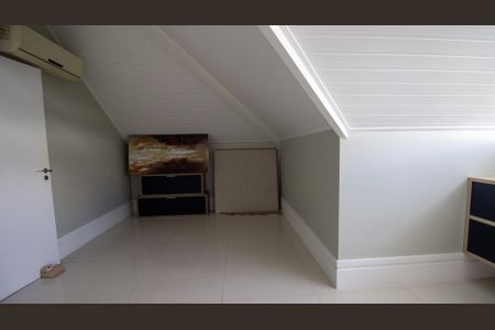 Casa de condomínio à venda com 364m², 4 quartos e 4 vagasSuíte 4