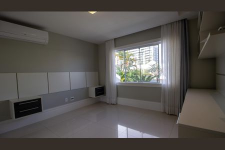 Casa de condomínio à venda com 364m², 4 quartos e 4 vagasSuíte 2