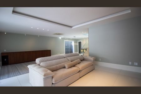 Casa de condomínio à venda com 364m², 4 quartos e 4 vagasSala