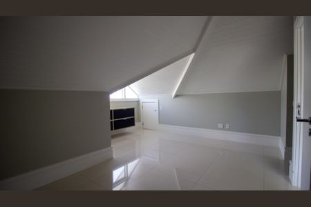 Casa de condomínio à venda com 364m², 4 quartos e 4 vagasSuíte 4