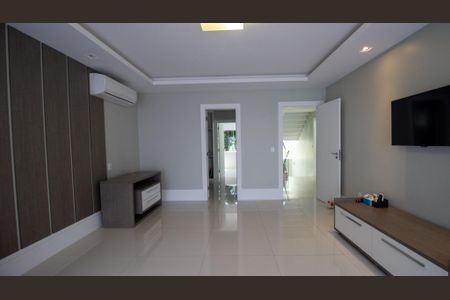 Casa de condomínio à venda com 364m², 4 quartos e 4 vagasSuíte 1