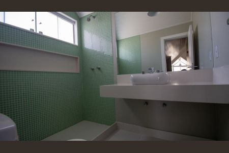 Casa de condomínio à venda com 364m², 4 quartos e 4 vagasBanheiro da Suíte 4