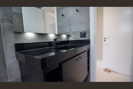 Casa de condomínio à venda com 364m², 4 quartos e 4 vagasBanheiro da Suíte 2