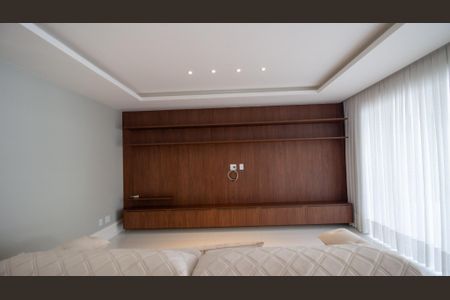 Casa de condomínio à venda com 364m², 4 quartos e 4 vagasSala