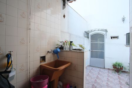 Casa à venda com 120m², 3 quartos e 1 vagaÁrea de Serviço