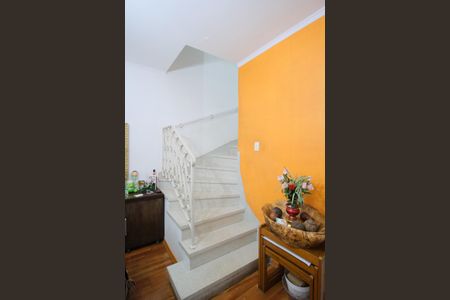 Casa à venda com 120m², 3 quartos e 1 vagaEscada