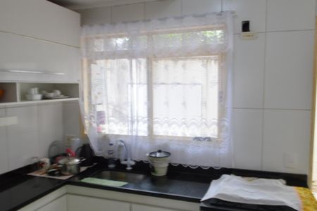 Casa à venda com 80m², 2 quartos e 1 vaga Casa à venda com 80m², 2 quartos e 1 vagaCozinha