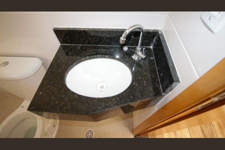 Casa à venda com 110m², 3 quartos e 2 vagasBanheiro