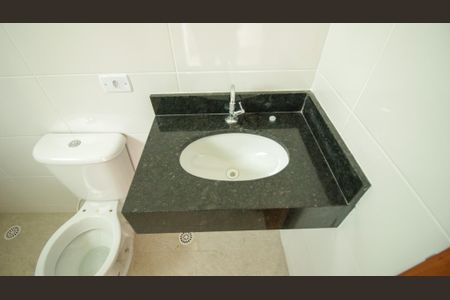 Casa à venda com 110m², 3 quartos e 2 vagasBanheiro - Quarto 3