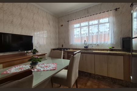 Casa à venda com 168m², 2 quartos e 1 vagaCozinha