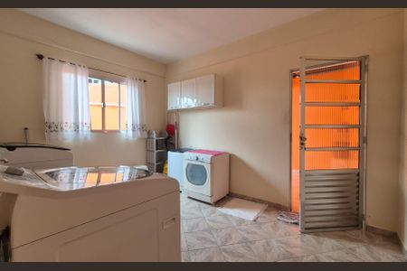 Casa à venda com 168m², 2 quartos e 1 vagaLavanderia