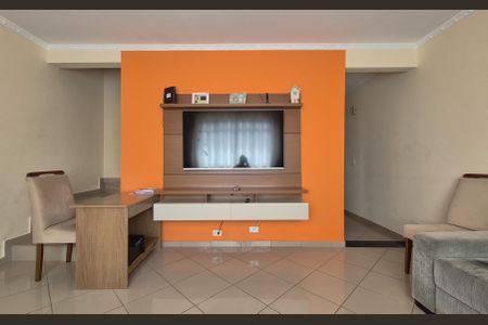 Casa à venda com 168m², 2 quartos e 1 vagaSala