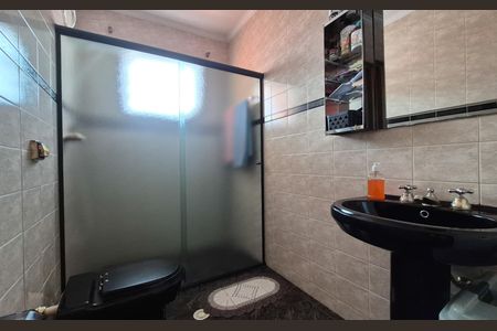 Casa à venda com 168m², 2 quartos e 1 vagaBanheiro