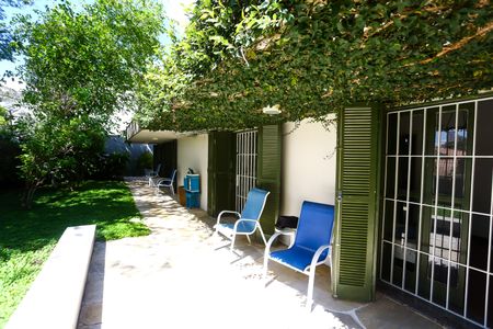 Casa à venda com 239m², 2 quartos e 2 vagas Casa à venda com 239m², 2 quartos e 2 vagasJardim