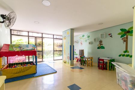 Apartamento para alugar com 120m², 3 quartos e 2 vagasÁrea Comum - Brinquedoteca