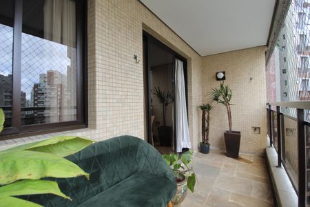 Apartamento para alugar com 120m², 3 quartos e 2 vagasVaranda