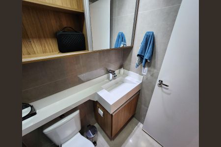 Apartamento para alugar com 55m², 2 quartos e 1 vaga Apartamento para alugar com 55m², 2 quartos e 1 vagaBanheiro