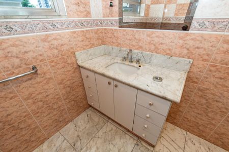 Casa para alugar com 350m², 3 quartos e 1 vagaBanheiro