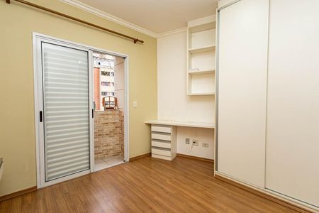 Apartamento à venda com 42m², 1 quarto e 1 vagaQuarto