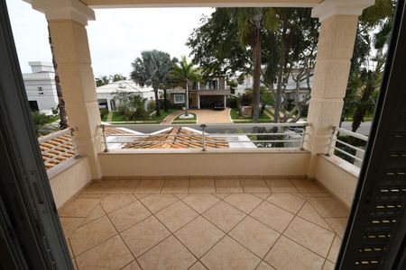 Casa de condomínio para alugar com 420m², 4 quartos e 4 vagasSacada da Suíte 4