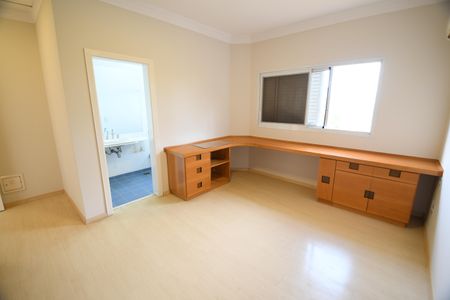 Casa de condomínio para alugar com 420m², 4 quartos e 4 vagasSuíte 2