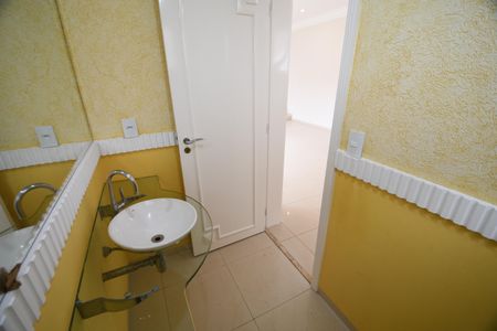 Casa de condomínio para alugar com 420m², 4 quartos e 4 vagasLavabo