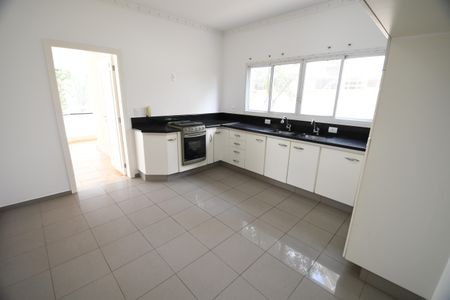 Casa de condomínio para alugar com 420m², 4 quartos e 4 vagasCozinha