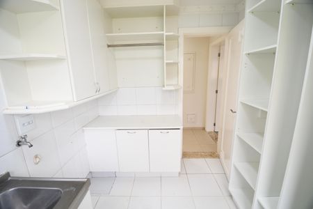 Casa de condomínio para alugar com 420m², 4 quartos e 4 vagasÁrea de Serviço