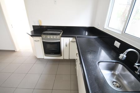 Casa de condomínio para alugar com 420m², 4 quartos e 4 vagasCozinha