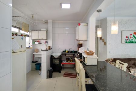 Apartamento para alugar com 75m², 2 quartos e 1 vagaCozinha 