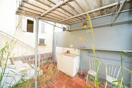 Casa à venda com 150m², 3 quartos e 2 vagas Casa à venda com 150m², 3 quartos e 2 vagasÁrea de Serviço