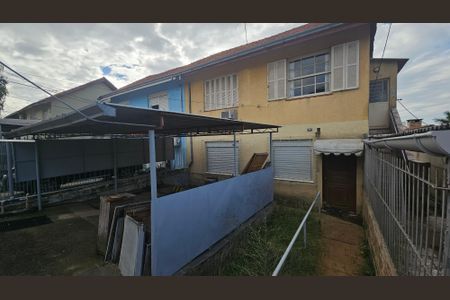 Casa à venda com 150m², 3 quartos e 2 vagas Casa à venda com 150m², 3 quartos e 2 vagasFachada