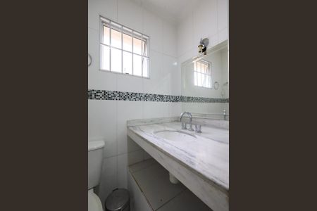 Casa para alugar com 120m², 3 quartos e 2 vagas Casa para alugar com 120m², 3 quartos e 2 vagasBanheiro Social