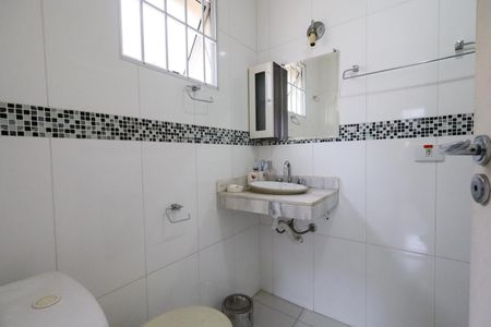 Casa para alugar com 120m², 3 quartos e 2 vagas Casa para alugar com 120m², 3 quartos e 2 vagasBanheiro Suíte