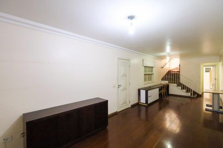 Casa para alugar com 120m², 3 quartos e 2 vagas Casa para alugar com 120m², 3 quartos e 2 vagasSala